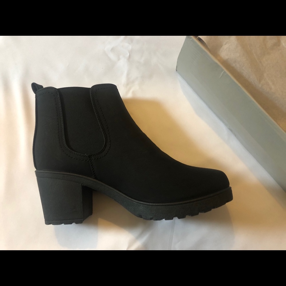 Black Chelsea Boots